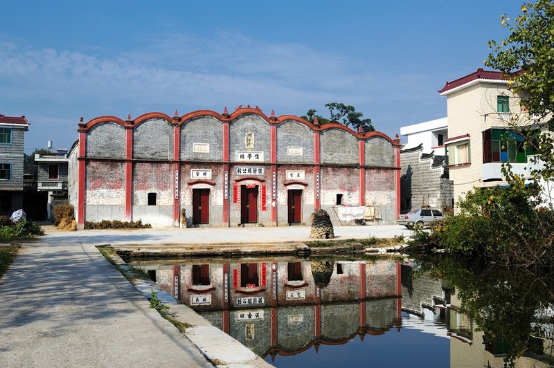 青砖黛瓦间的匠心：爵誉赣派建筑细读